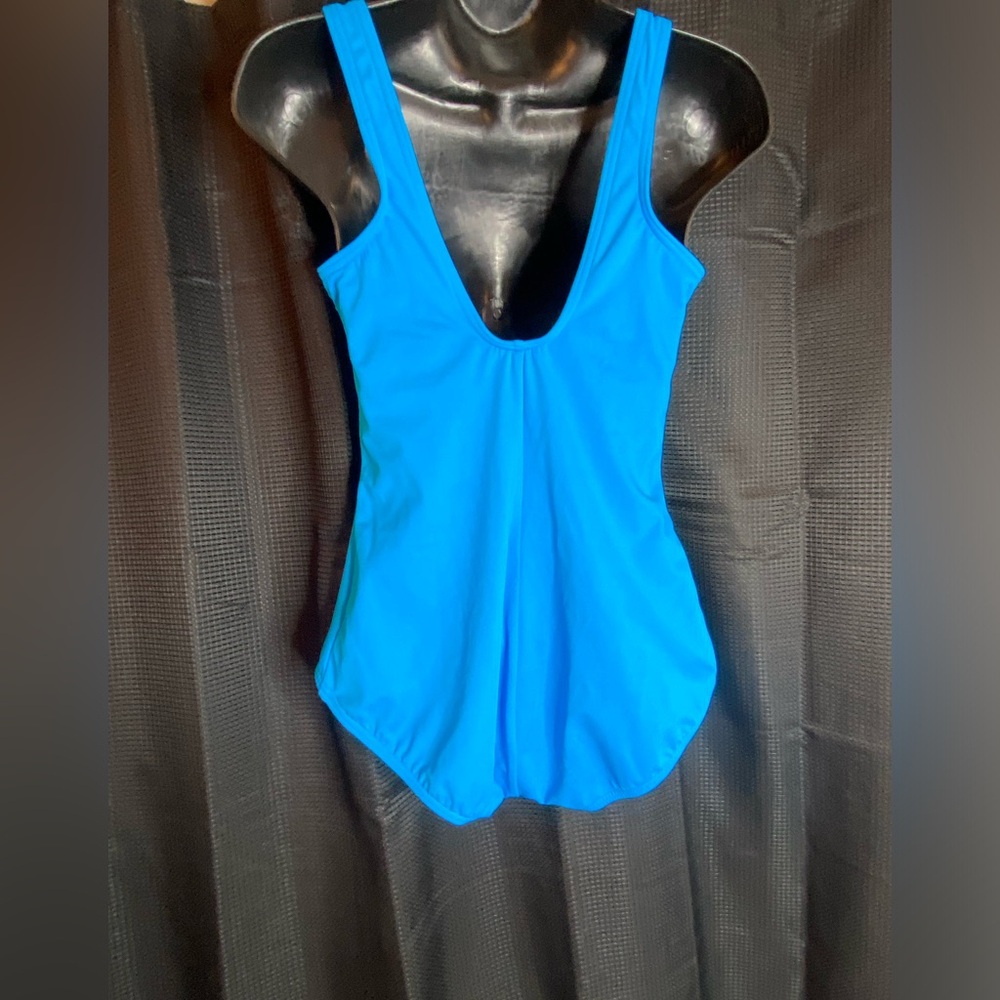 Lands End One piece Blue swimsuit. Wired bust, bunched accents. NWOT. Size 10. - Picture 5 of 11